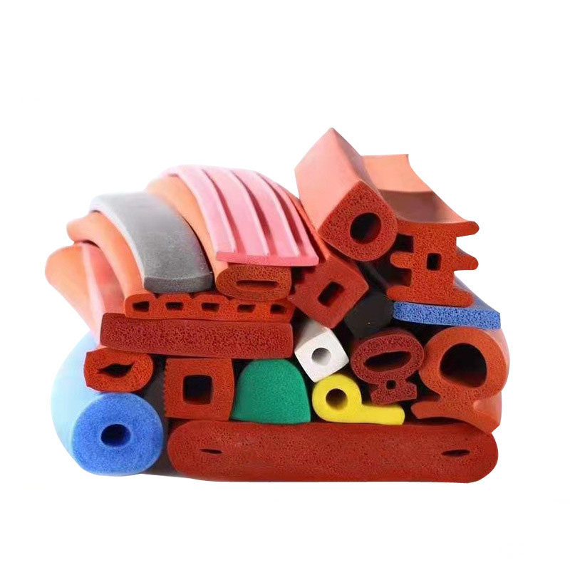 工業(yè)環(huán)境苛刻，密封條易老化？嶸牌硅膠發(fā)泡條耐候抗老化，寬溫域保持彈性，壽命更長(zhǎng)